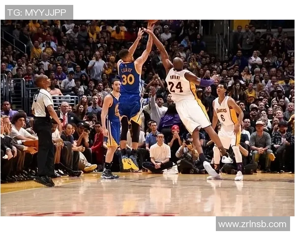 南京篮球队技艺揭秘：从战术到训练全面剖析篮球巨献的背后故事