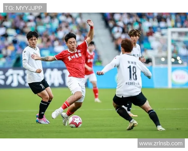 足球明星云集时代的辉煌与挑战：重塑全球足球格局的力量与机遇